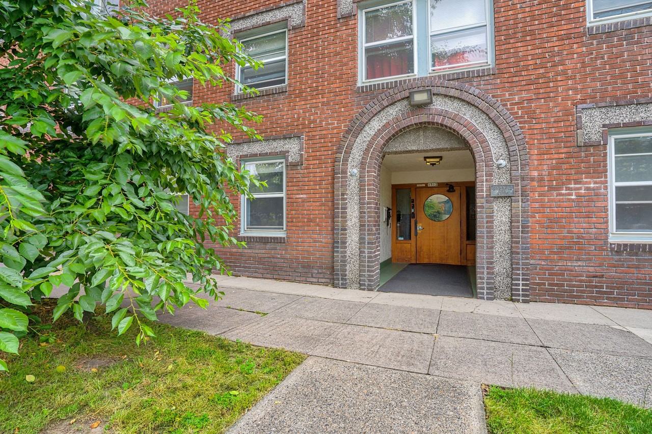 Warnell Apartments! - Photo 7 of 9