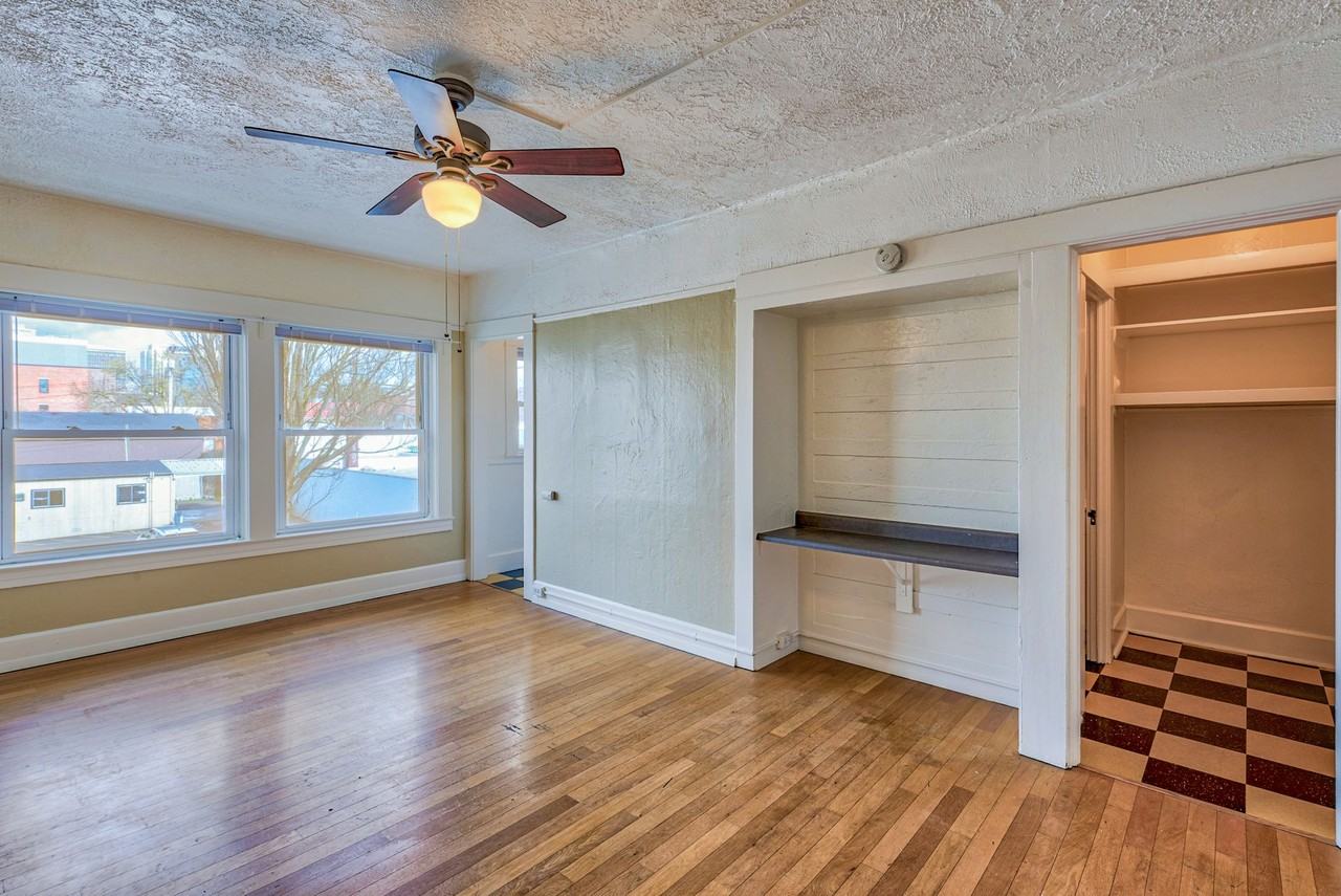 Mattsonian Apartments! - Photo 2 of 11