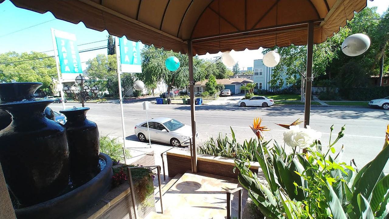 Jaffa Terrace in Toluca Lake - Photo 4 of 50