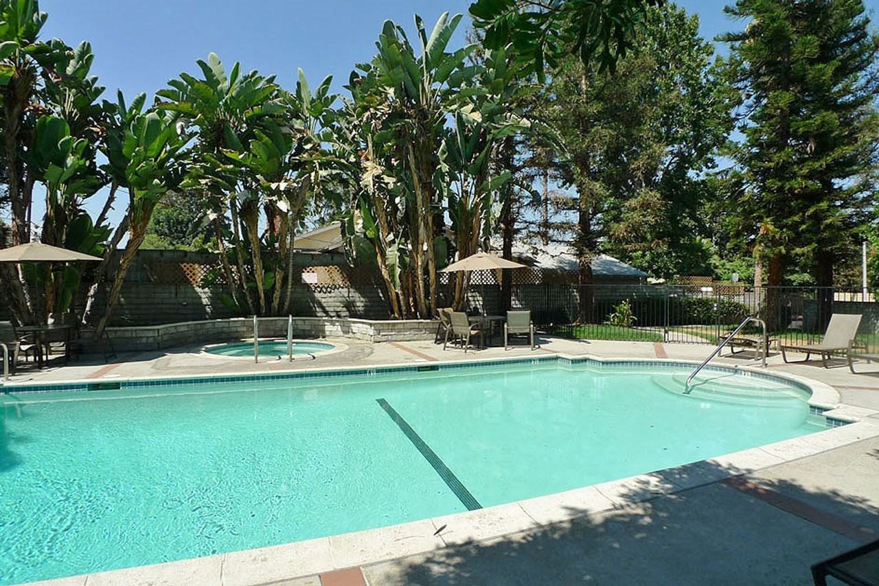 Jaffa Terrace in Toluca Lake - Photo 7 of 50