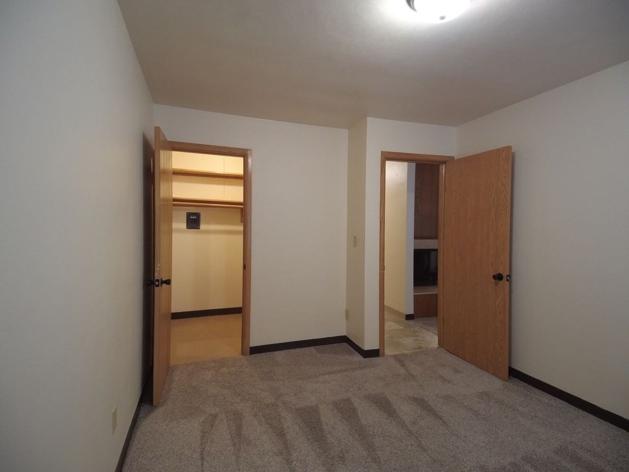 Carriage Court - Photo 4 of 7