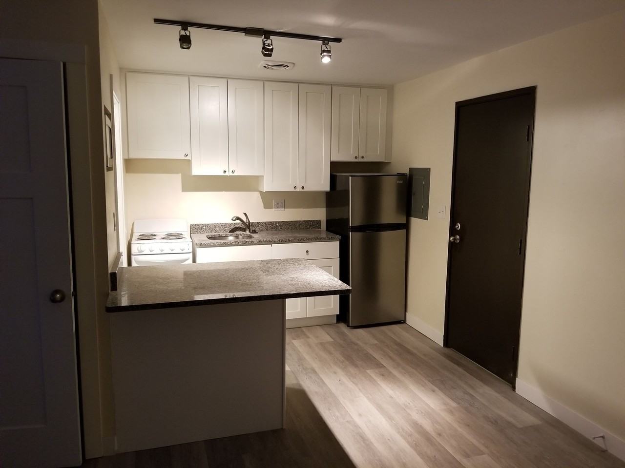 20th Street Apartments - Photo 3 of 7