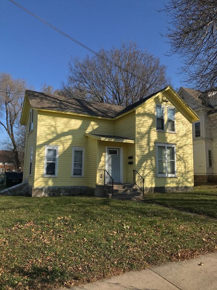 318 East Walnut - Photo 2 of 2