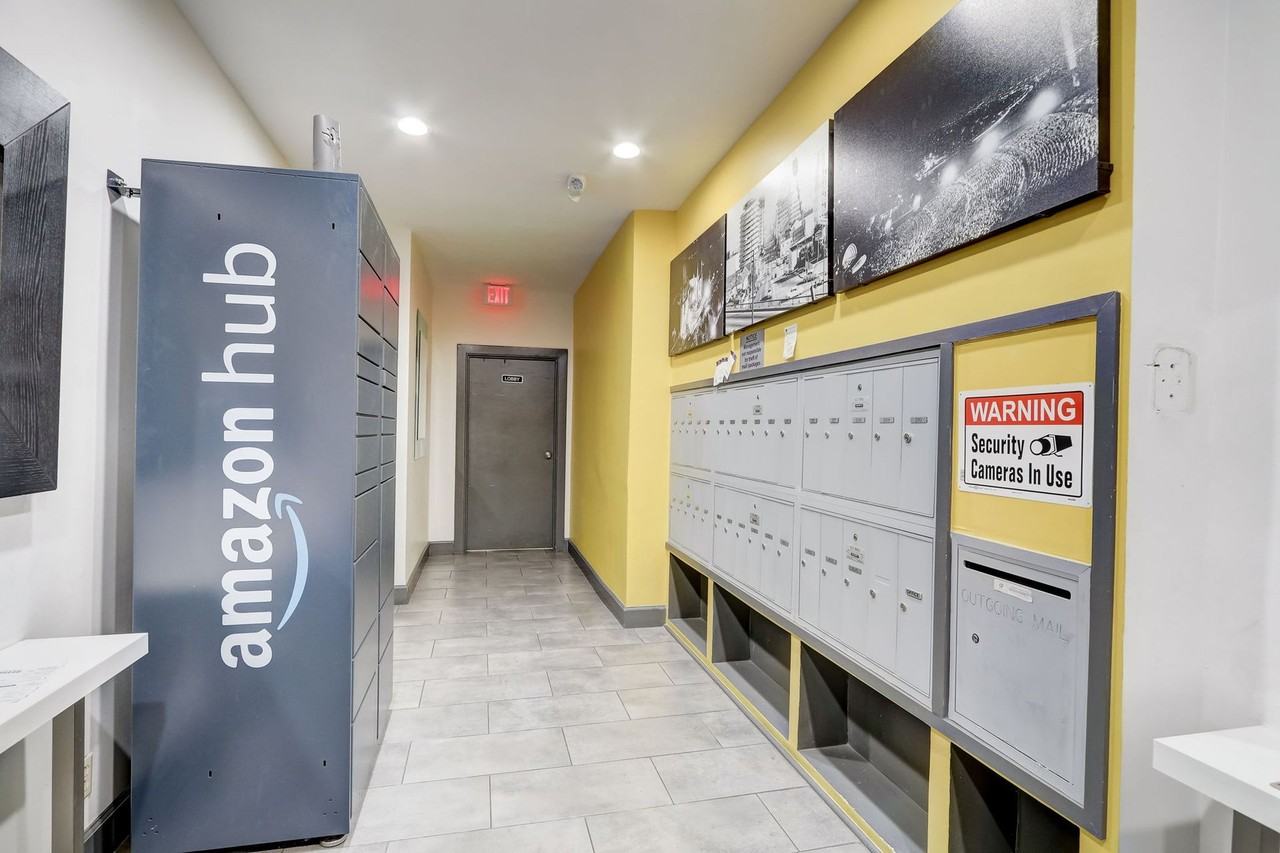 7244 Hillside Ave - Photo 4 of 6