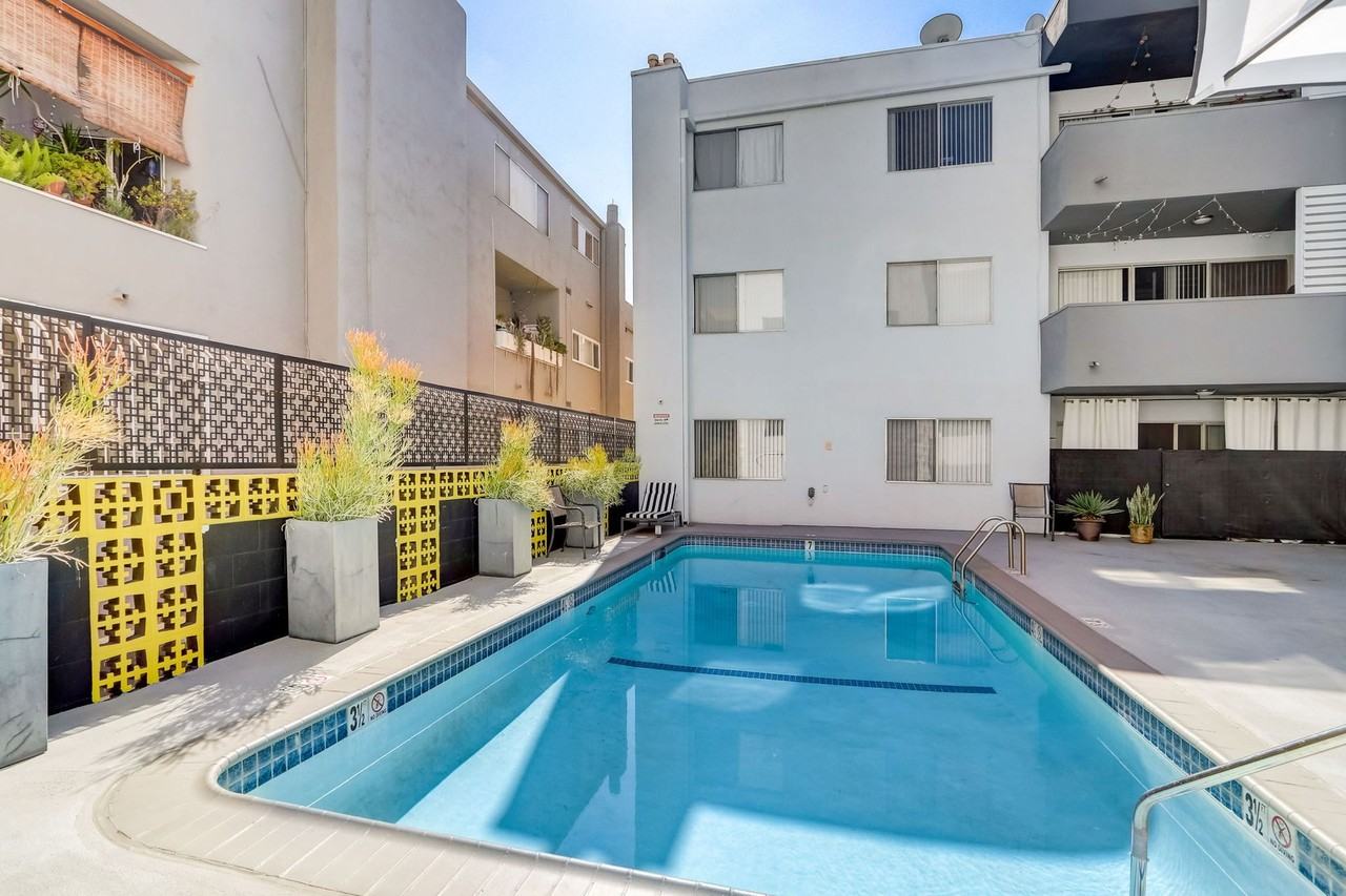 7244 Hillside Ave - Photo 2 of 6