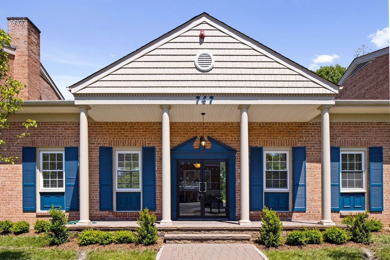 747 Valley Apartments - Photo 3 of 15