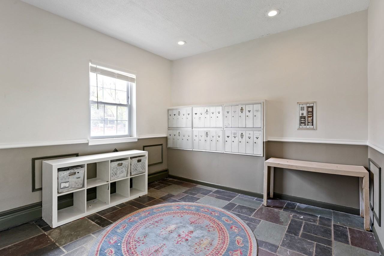 747 Valley Apartments - Photo 6 of 15