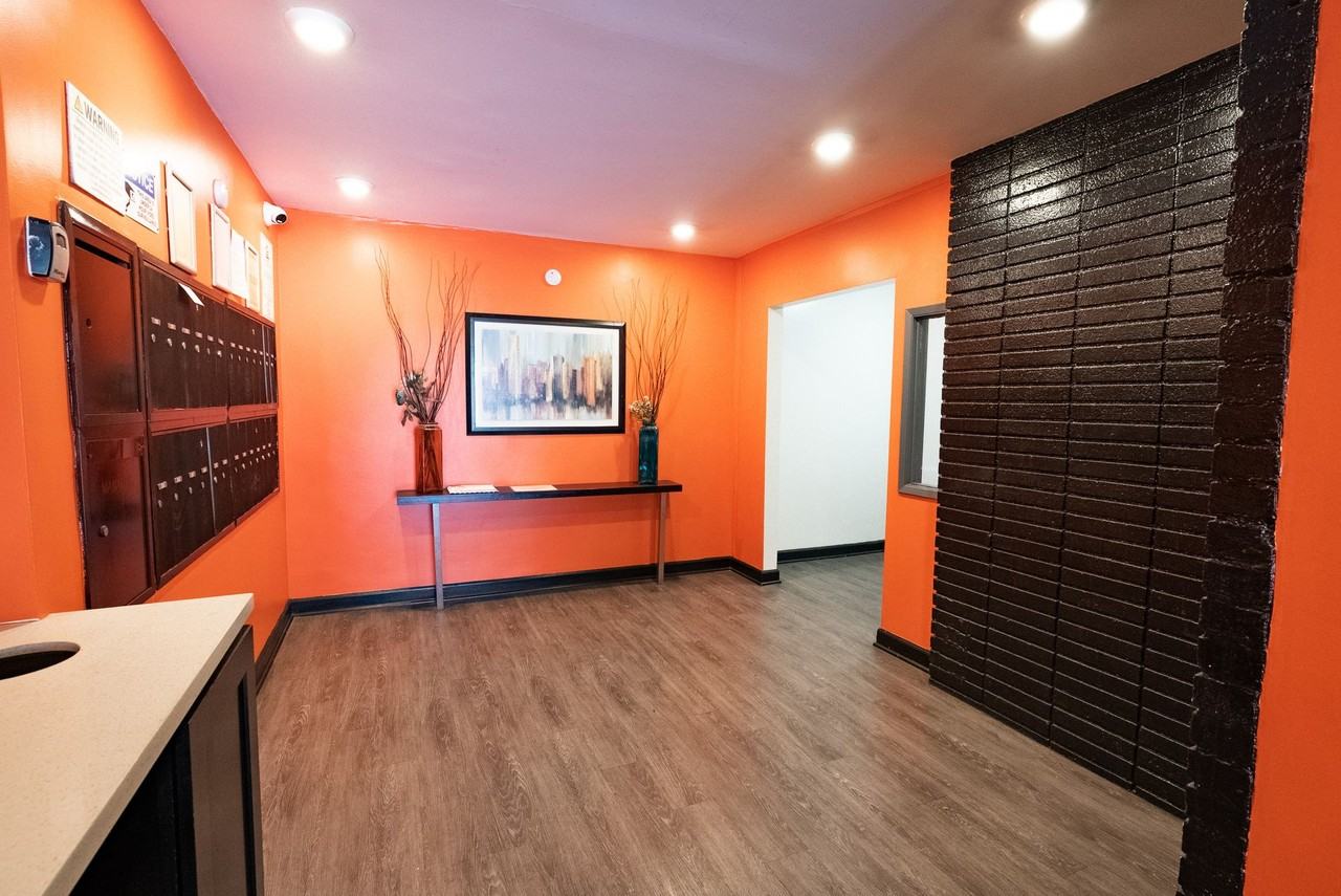 1371 S. Beverly Glen Blvd. - Photo 5 of 9