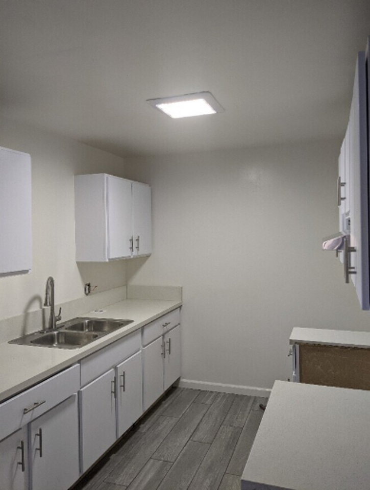 1111 ARAPAHOE APTS LLC - Photo 4 of 20