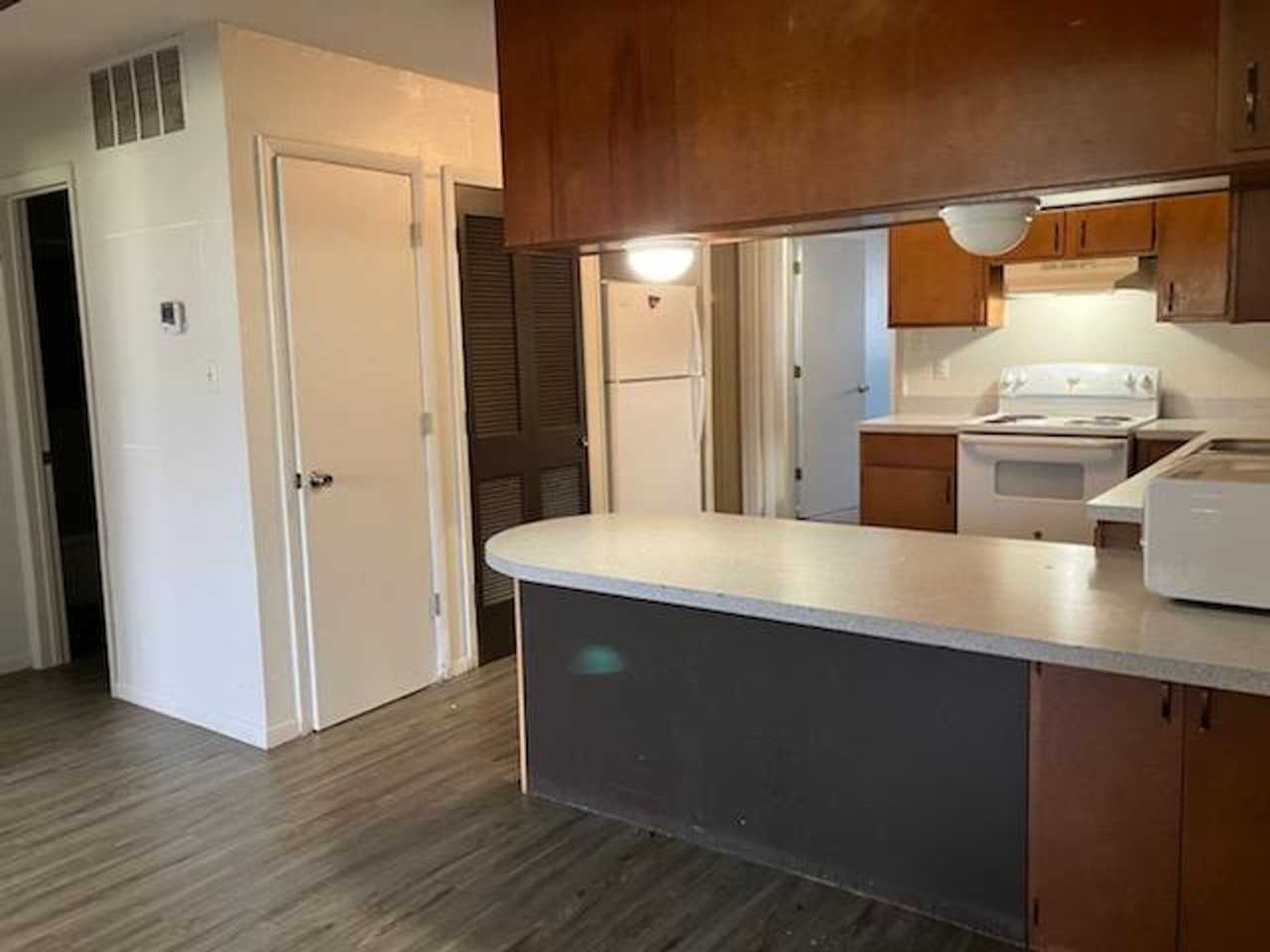 1316 SW Western Ave. Apartments 1316 Sw Western Ave, Topeka, KS 66604