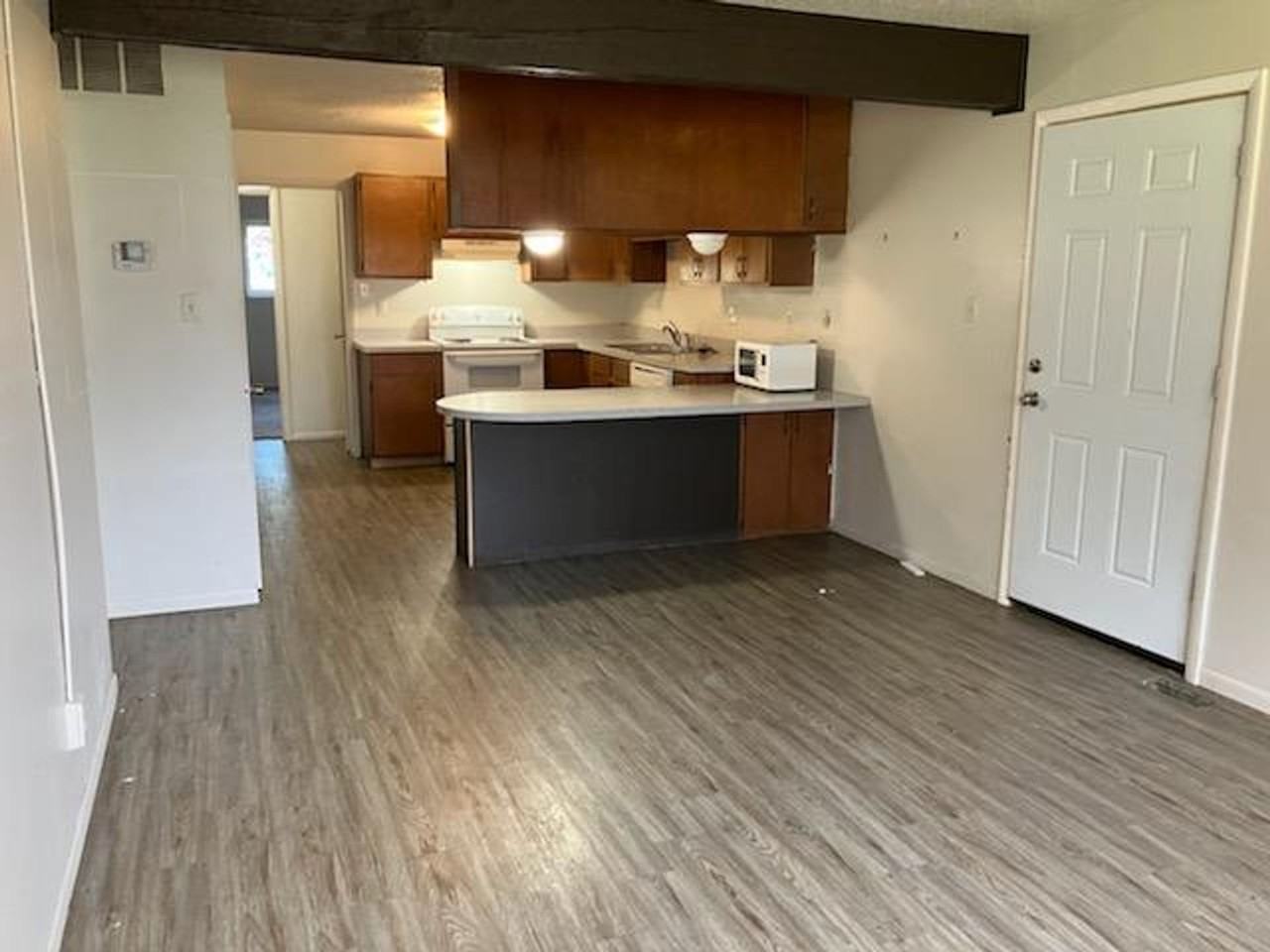 1316 SW Western Ave. Apartments - Photo 3 of 11