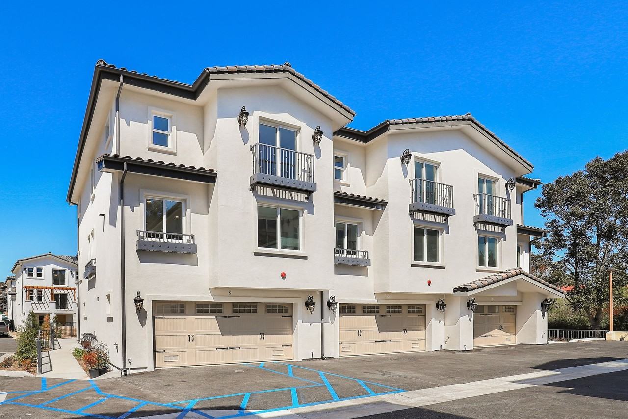 APT MERIDIAN AT PHILLIPS RANCH - Photo 3 of 41