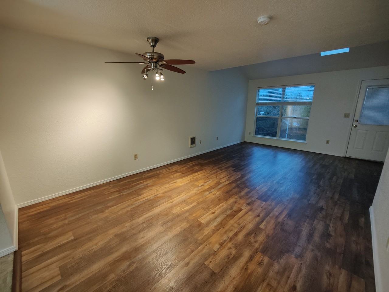 Regency Park Townhomes - Photo 3 of 14