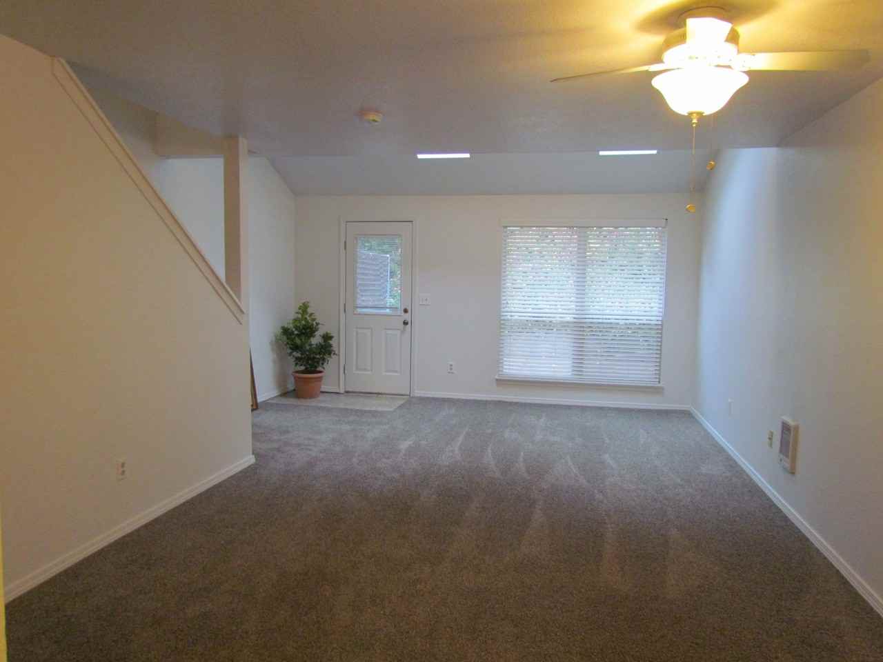 Regency Park Townhomes Apartments 1109 Schurman Dr S, Salem, OR 97302