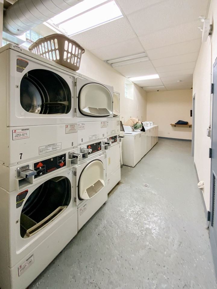 3912-28 N. Pine Grove - Photo 3 of 10