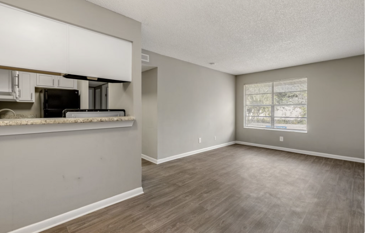 Volare Apartments - Photo 3 of 42