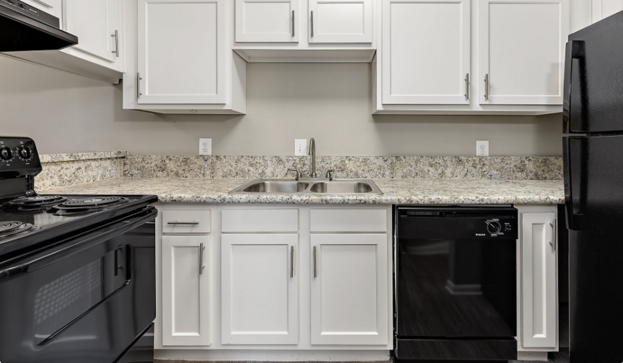 Volare Apartments - Photo 4 of 42