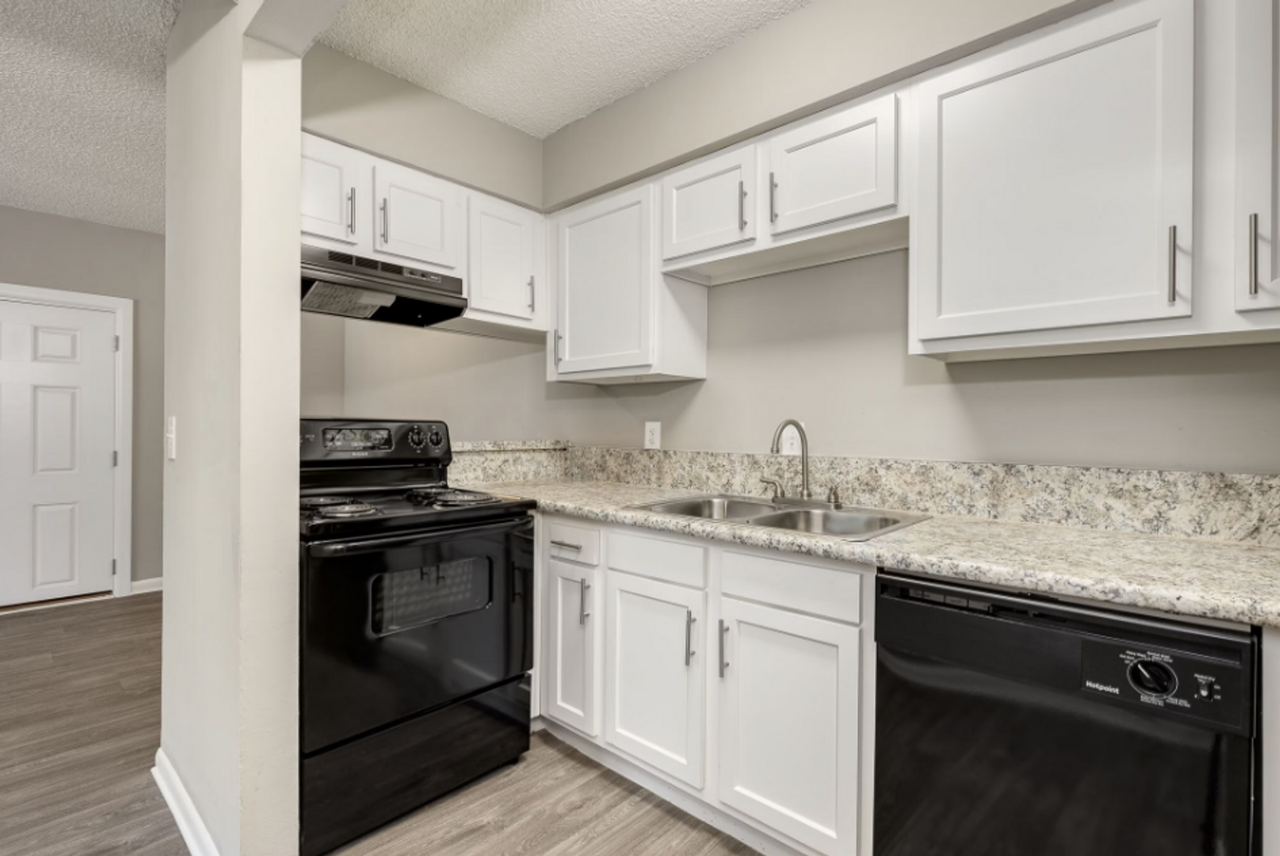 Volare Apartments - Photo 5 of 42