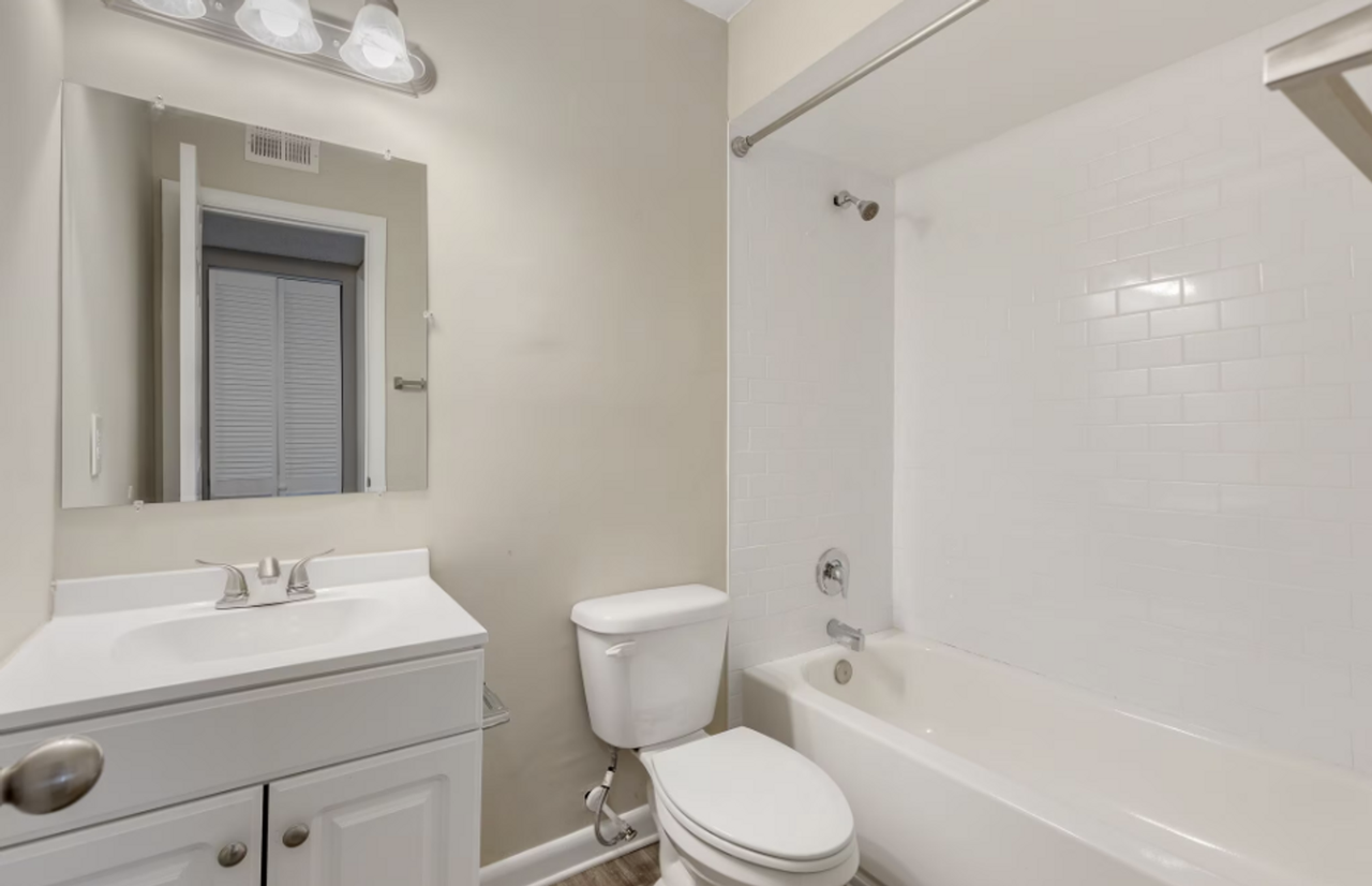 Volare Apartments - Photo 7 of 42