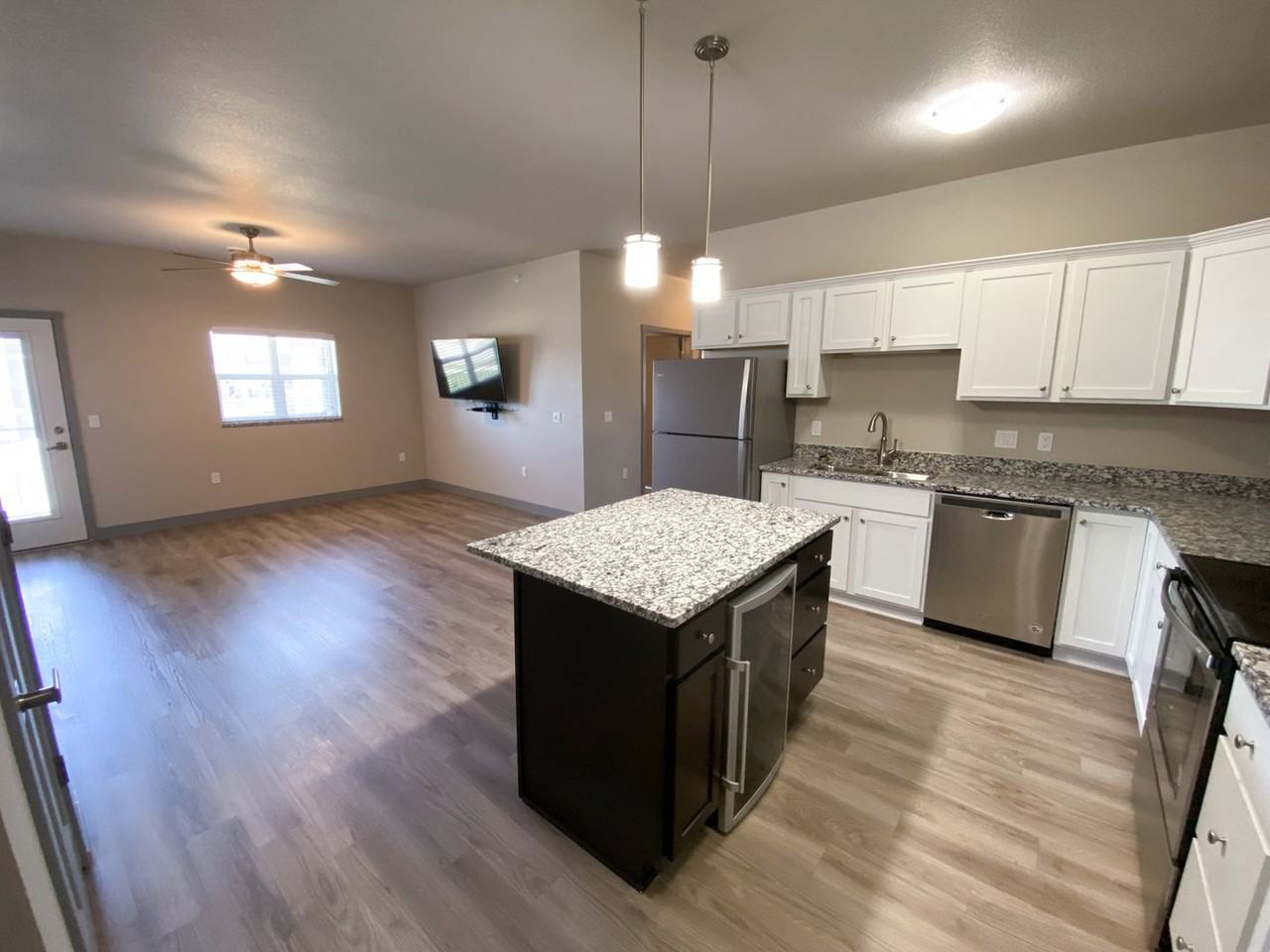 Aurora Heights | 3400 - Photo 2 of 13