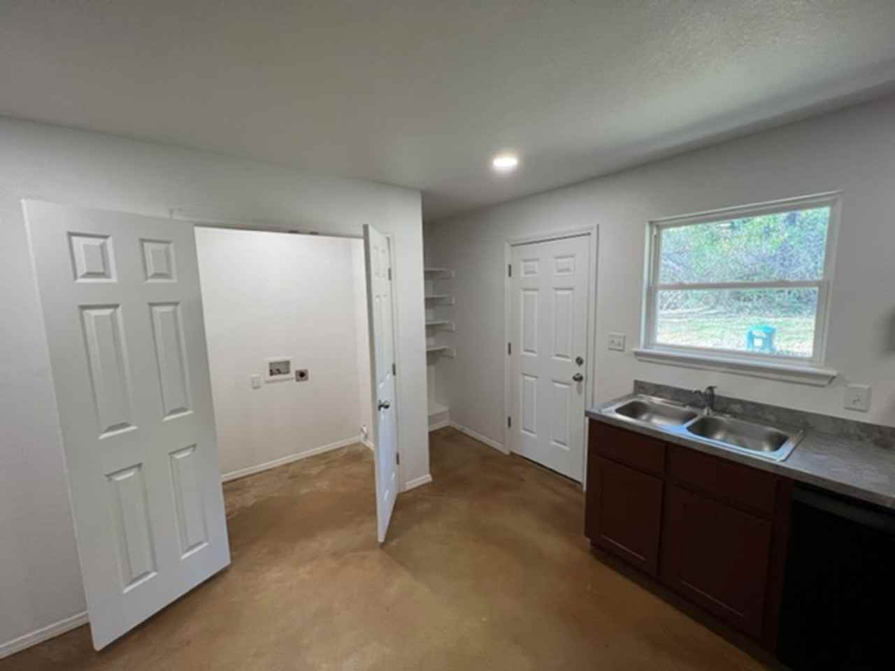 208 S 26th Street - Photo 3 of 12