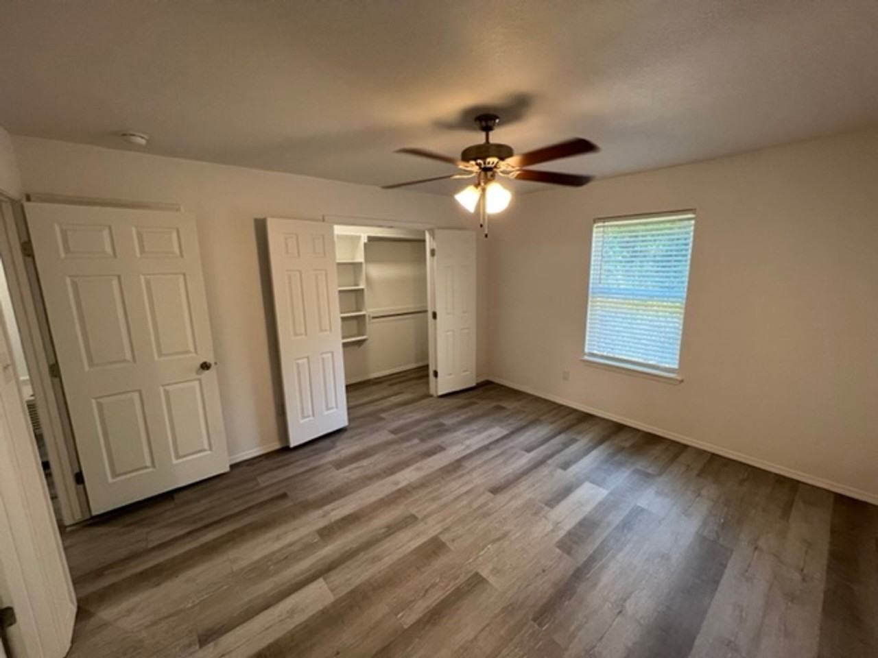 208 S 26th Street - Photo 5 of 12