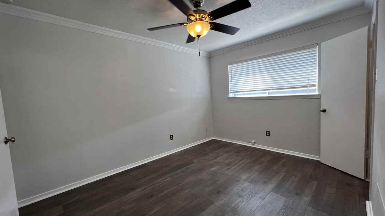 Tribeca Apartments - Photo 5 of 18