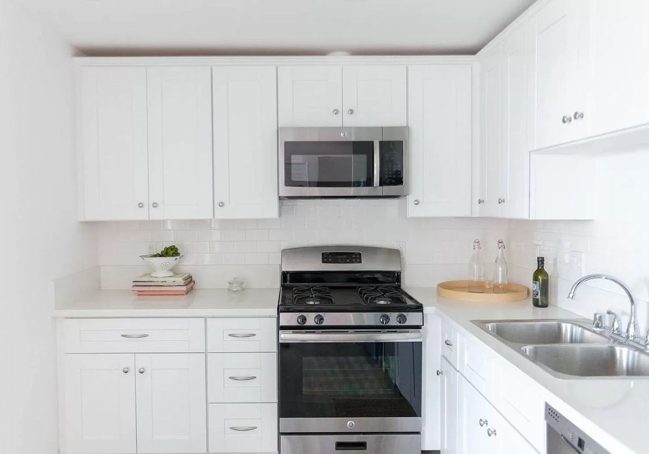 978 S Mariposa Ave - Photo 6 of 33