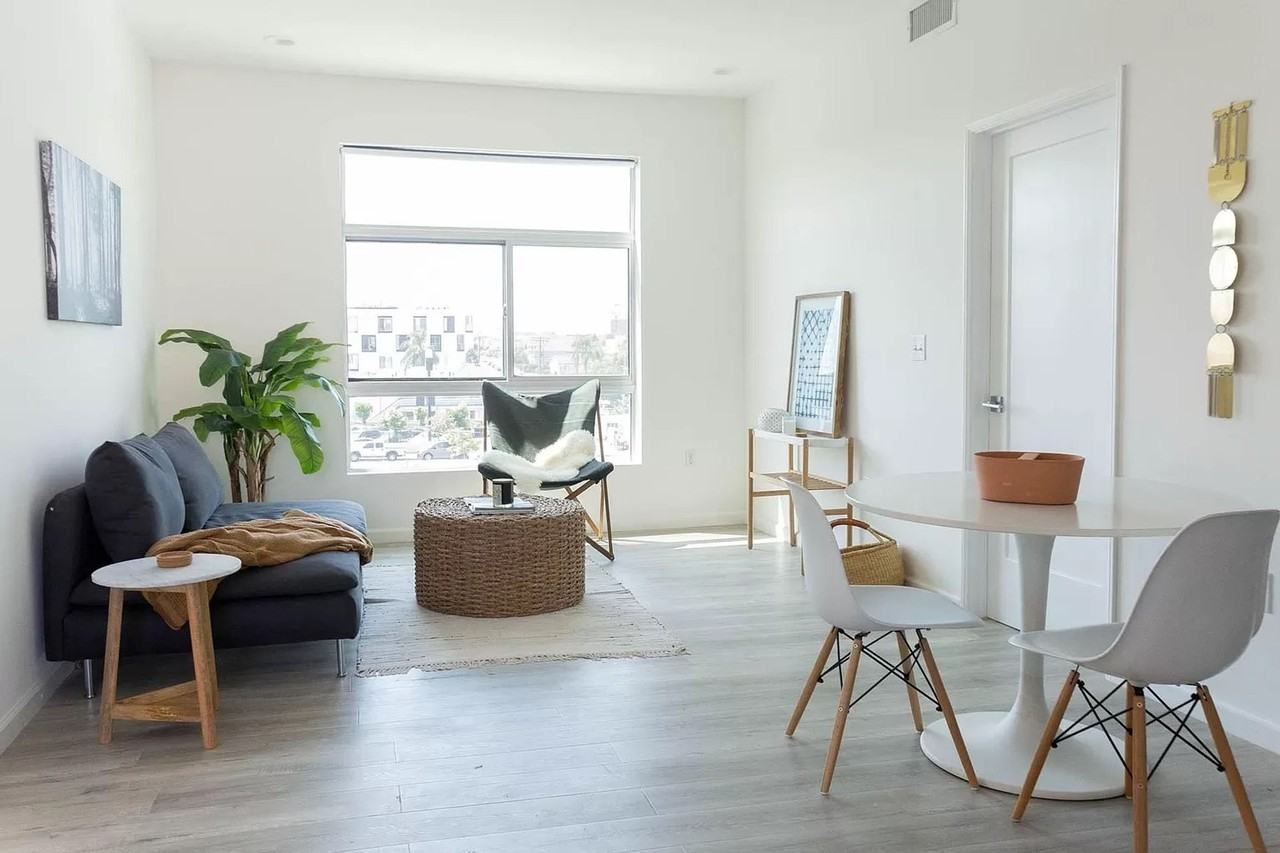 978 S Mariposa Ave - Photo 7 of 33