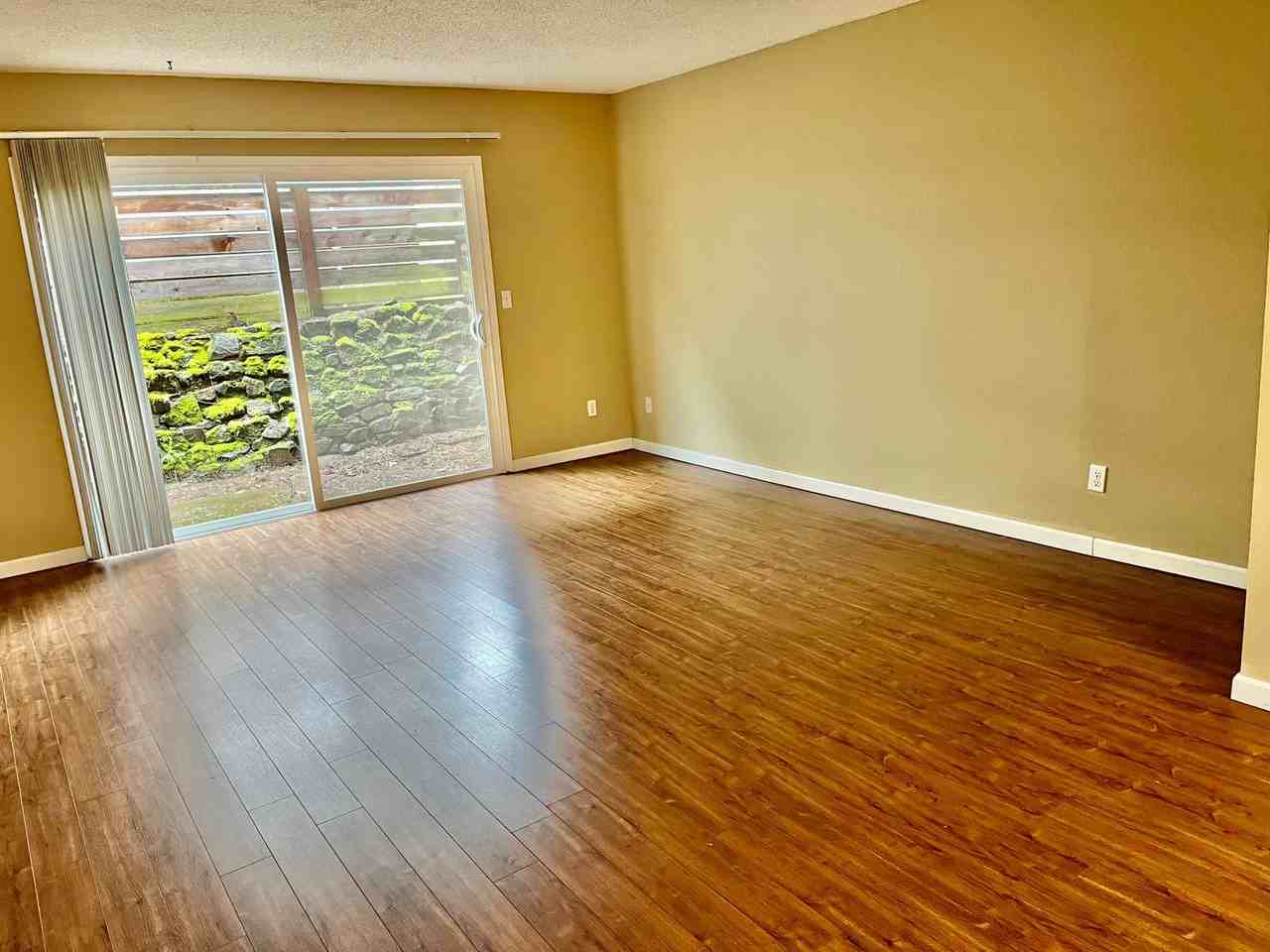 638 - 130 SE 30th Place - Photo 3 of 7