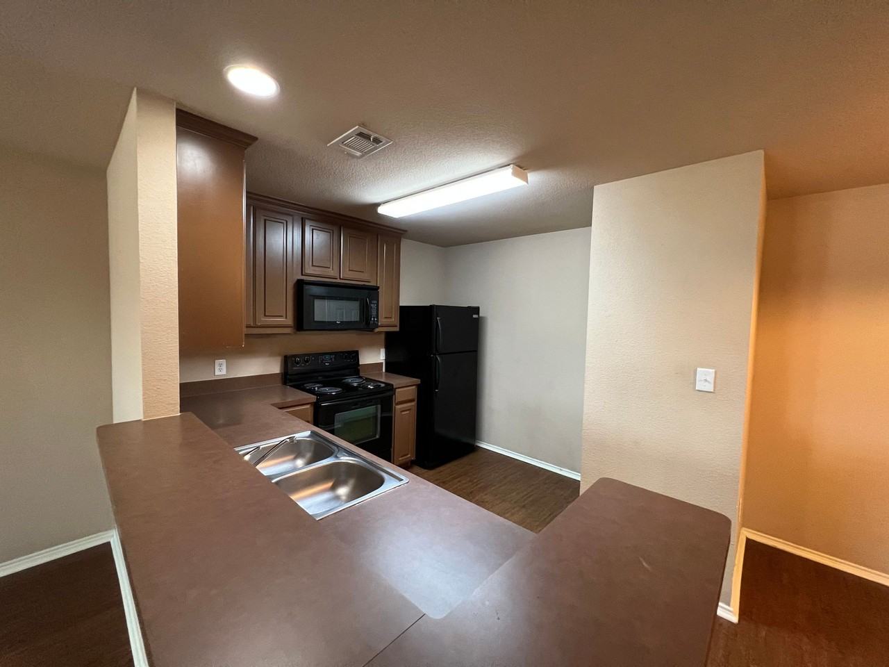 2701 Lovers Ln - Photo 7 of 21