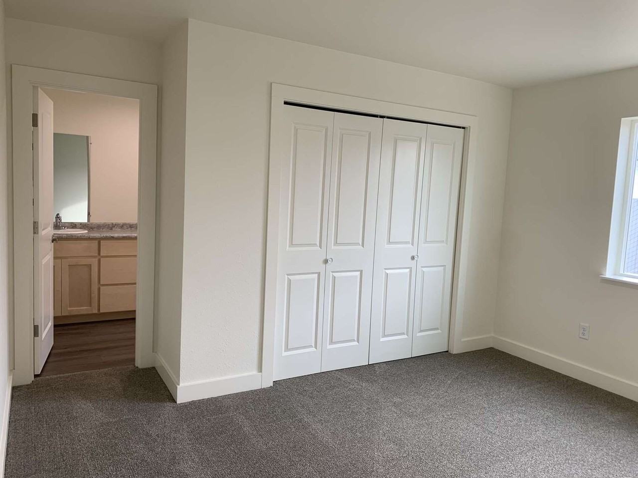 4245-47 Wyoming - Photo 2 of 23