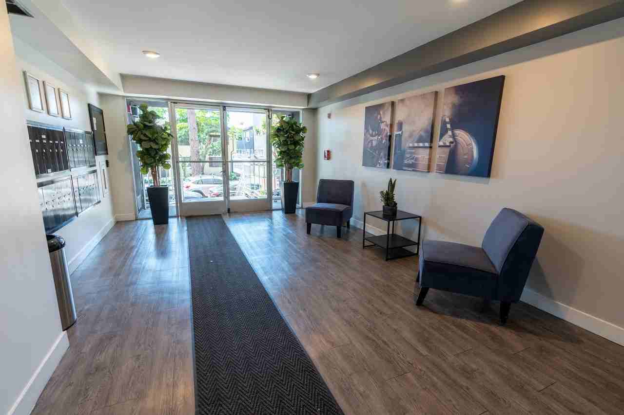 7057 Lanewood Ave - Photo 3 of 25