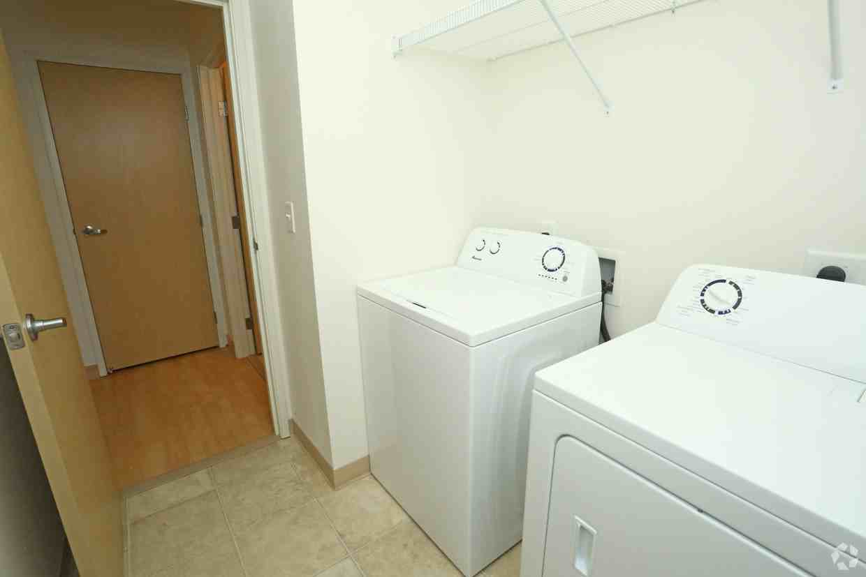 Badlands Apartments II - Photo 5 of 22