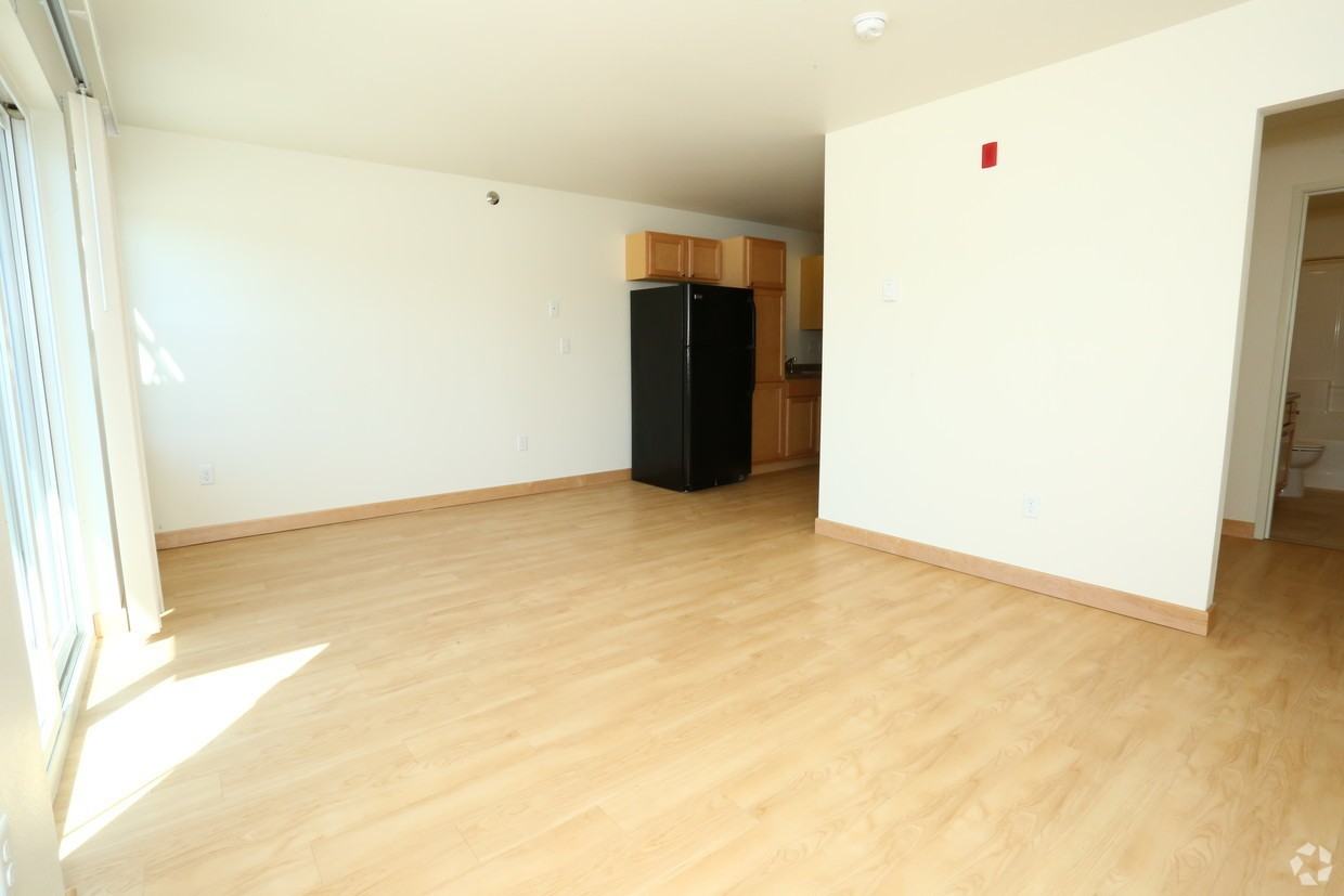 Badlands Apartments II - Photo 6 of 22