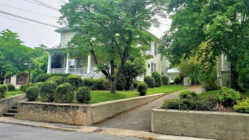 Houston119 - Photo 2 of 3