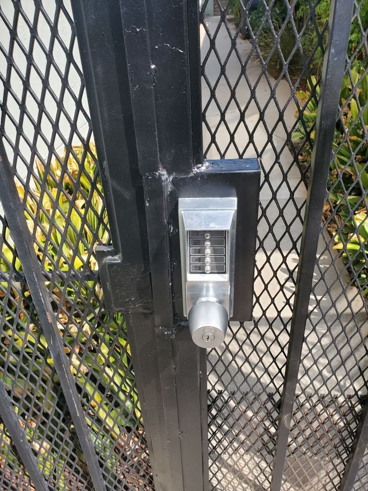 4033 Florida St - Photo 4 of 8