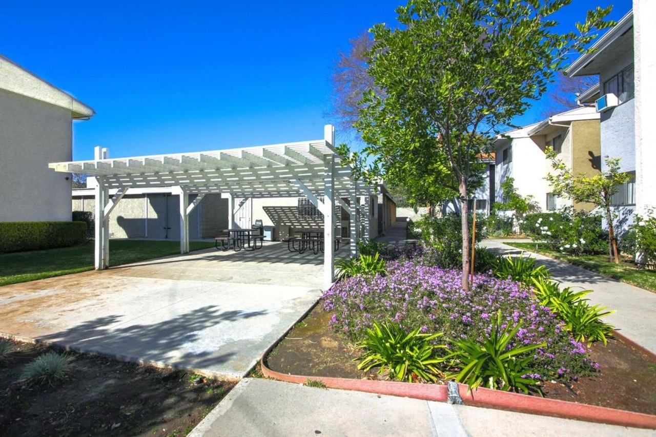 ALTA VISTA VILLAS, LP - Photo 2 of 17