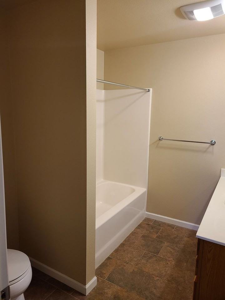 The Residences at 843 Oak - Photo 5 of 35