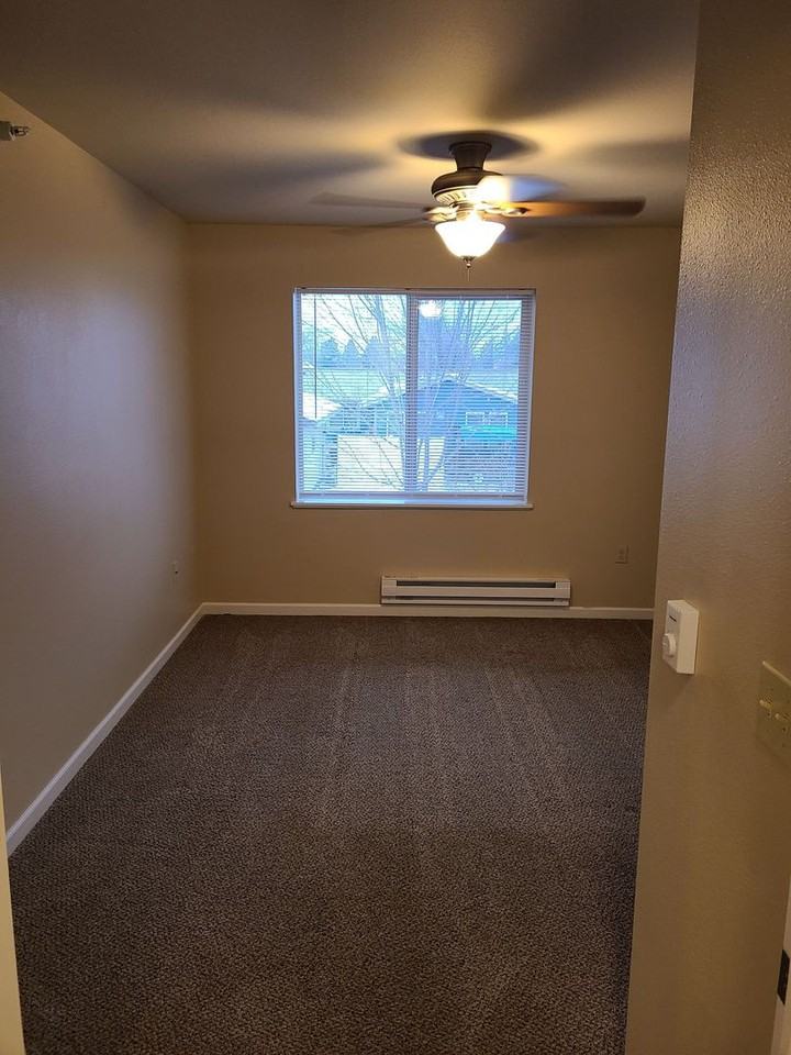 The Residences at 843 Oak - Photo 6 of 35