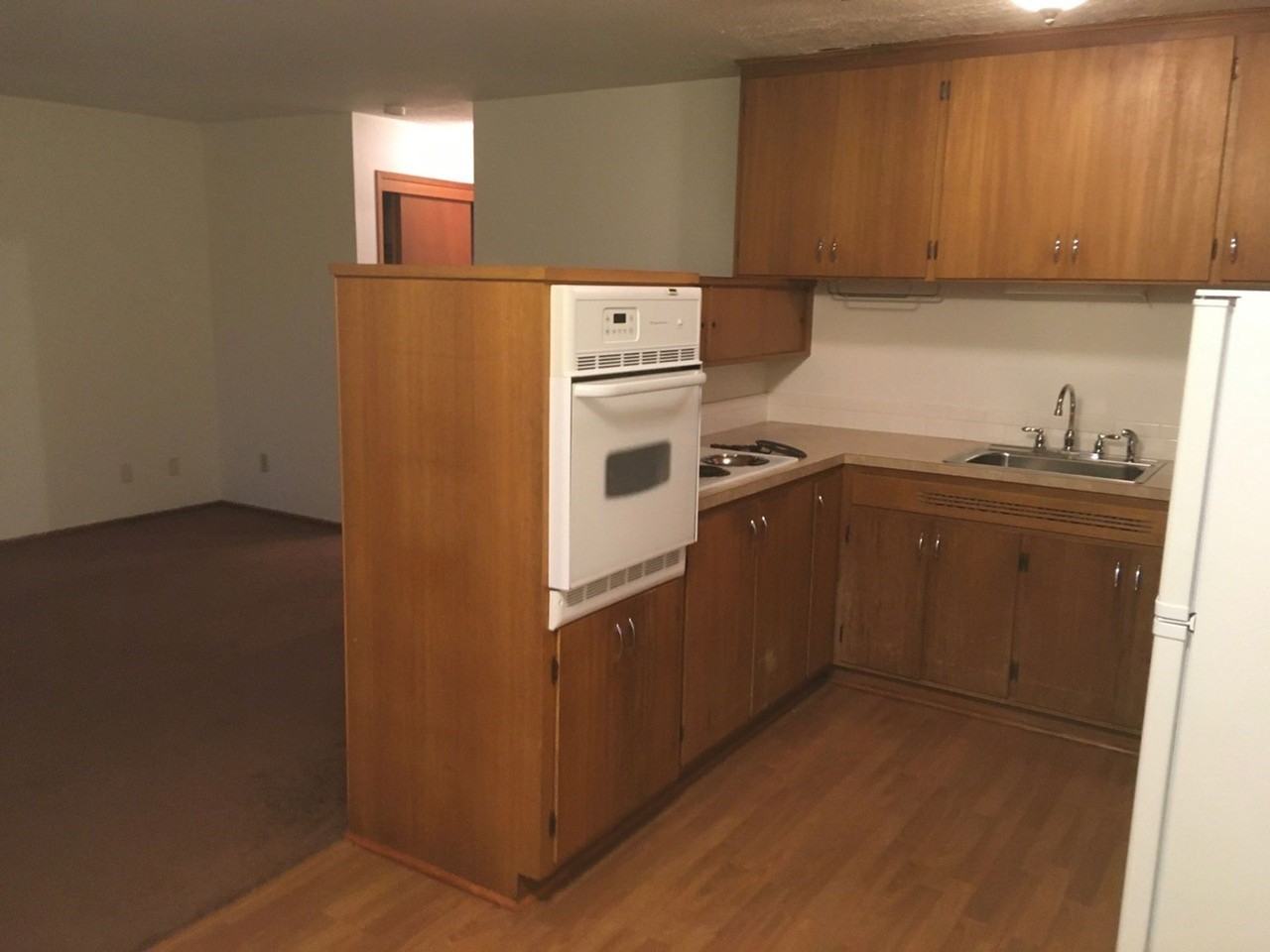 Shore View Apartments - Photo 2 of 9