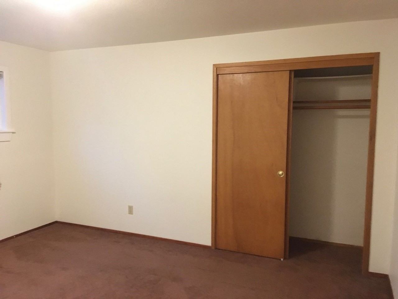 Shore View Apartments - Photo 3 of 9
