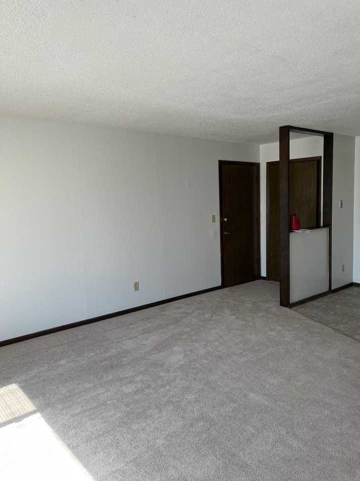 Robinwood Apartments - Photo 2 of 9