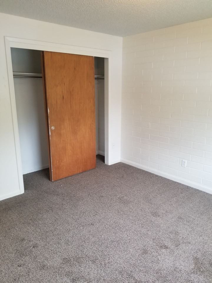 1900 30th Street - Photo 2 of 5