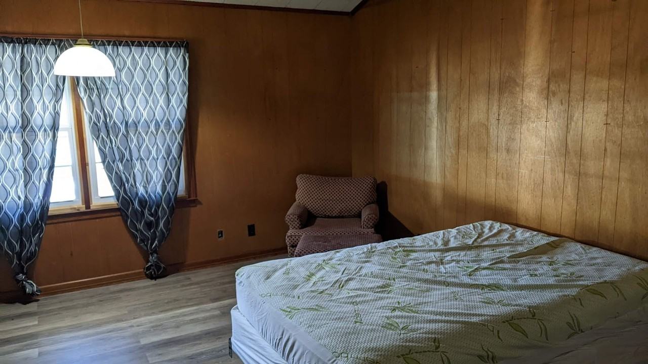 Gearhead Inn - Photo 2 of 10