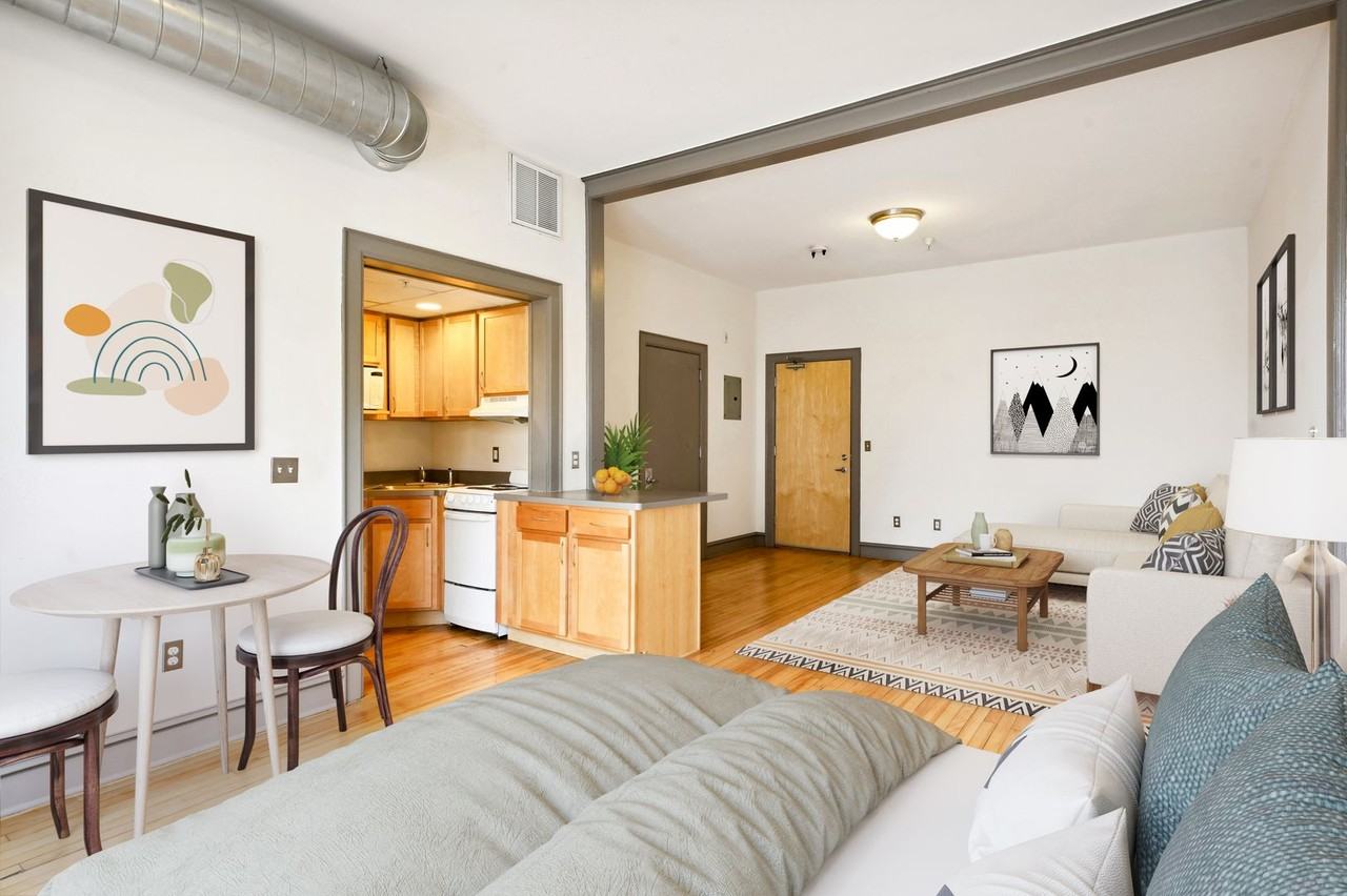 Icehouse Plaza - Photo 2 of 15