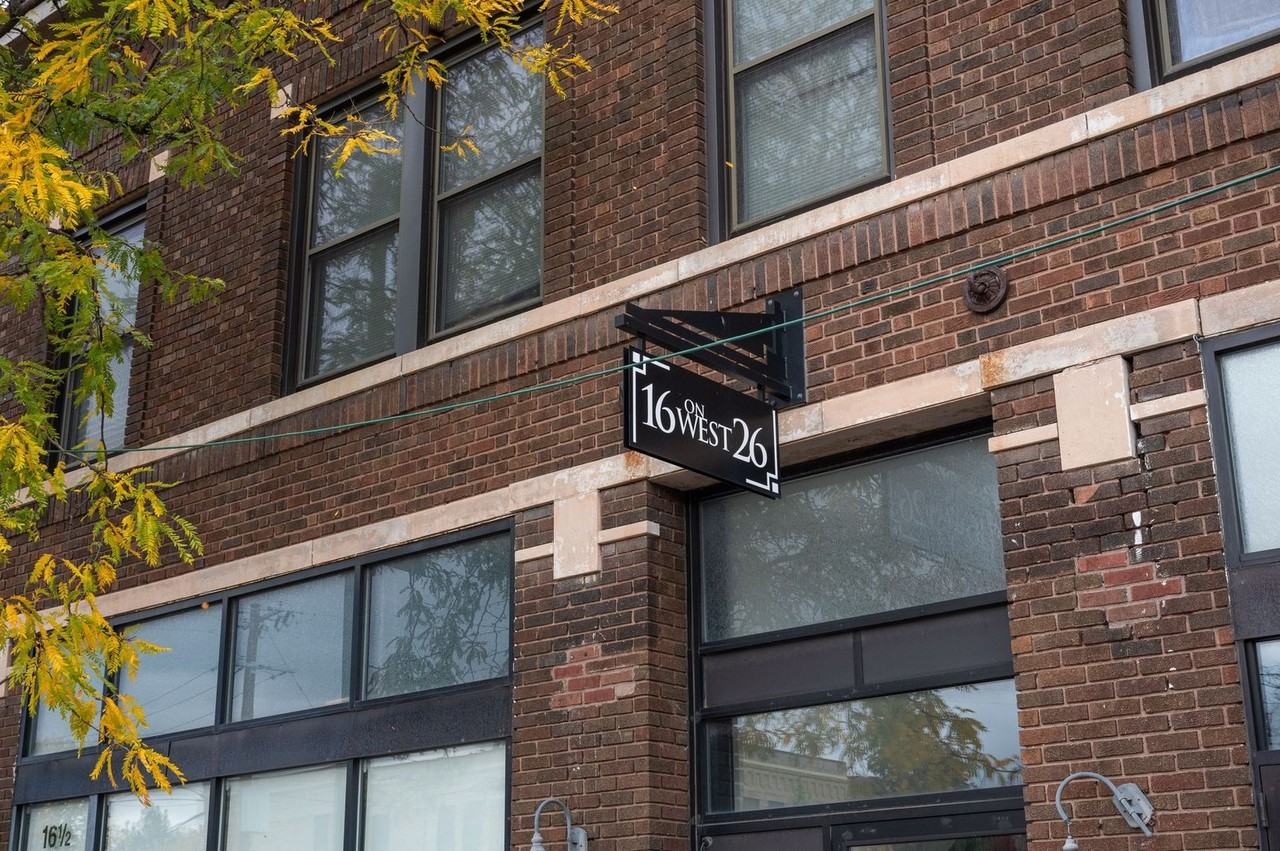 Icehouse Plaza - Photo 6 of 15