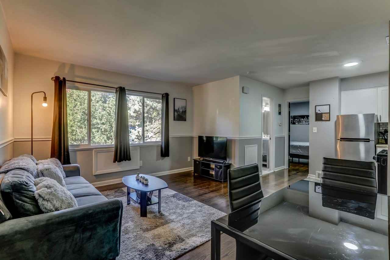 330 Oakland - Photo 4 of 11