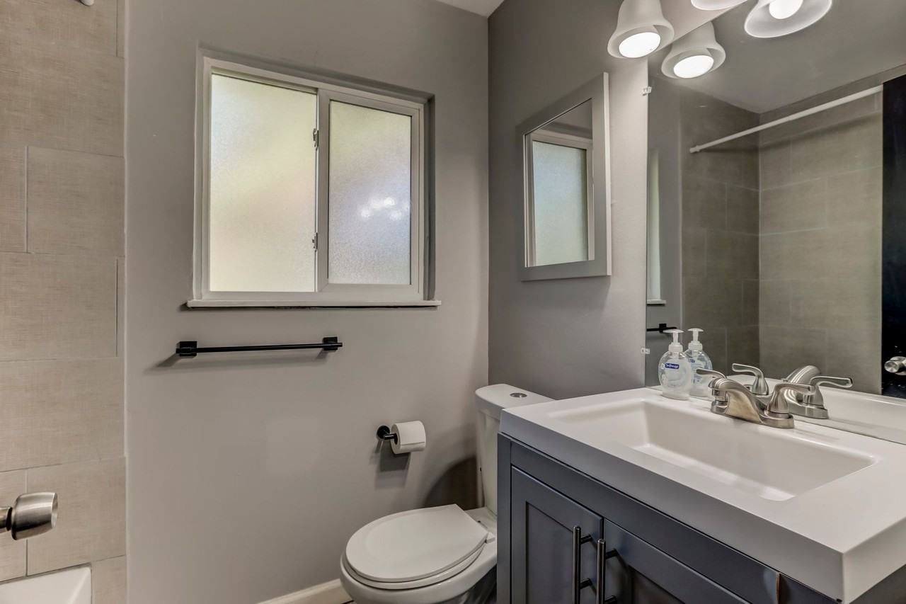 330 Oakland - Photo 6 of 11