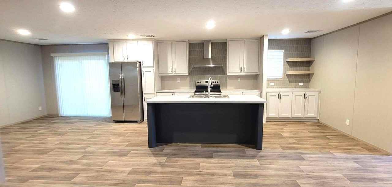 8155 Devoe St - Photo 7 of 19